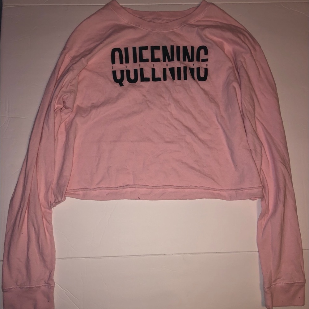 “Queening” Graphic cropped tee